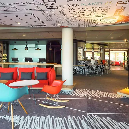Ibis Centre 3* דוביל
