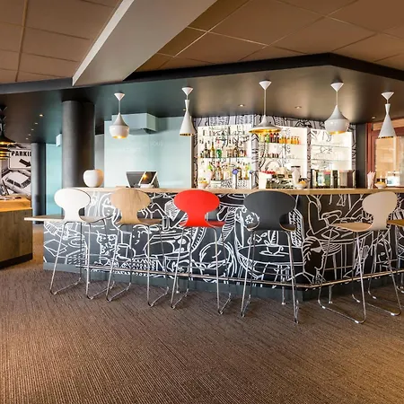 מלון Ibis Centre 3*